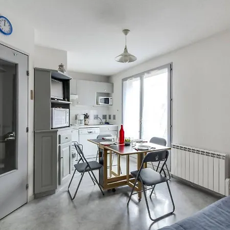 Apartamento 6 Pers Avec Balcon Et Parking à - Fr-1-403-20 *
